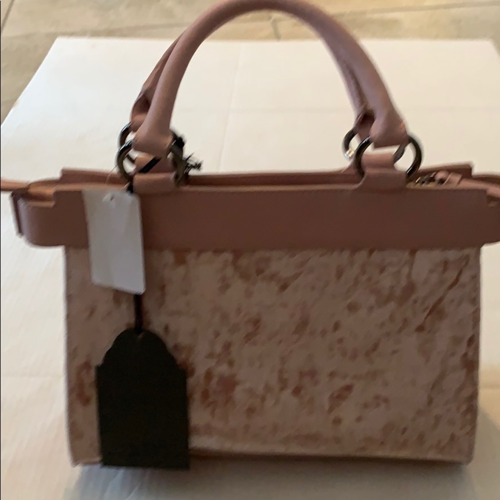 Beautiful soft Purse - Picture 2 of 6
